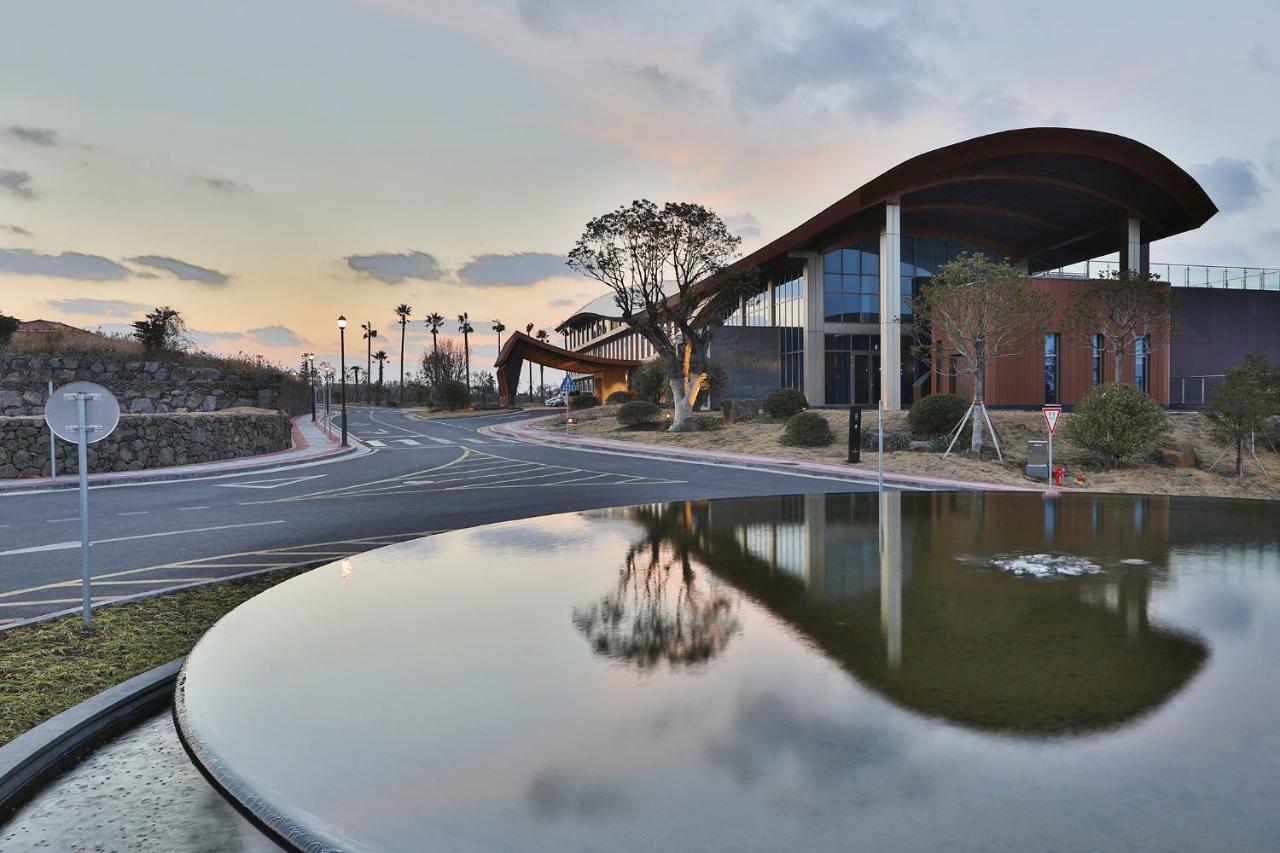 Camphortree Hotel And Resort Jeju Exterior foto